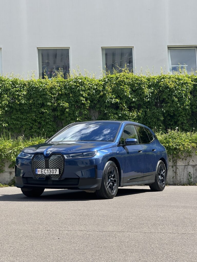 BMW iX 2023